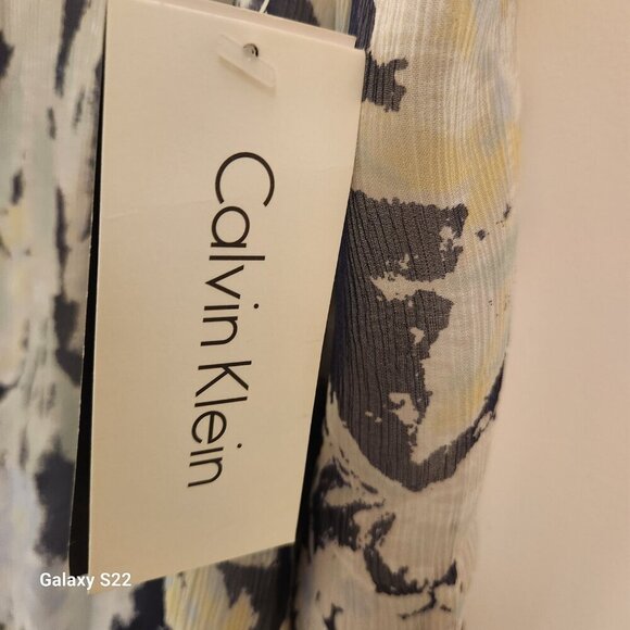 Calvin Klein Skirt. Silk. NWT. Size 14. - Picture 4 of 10